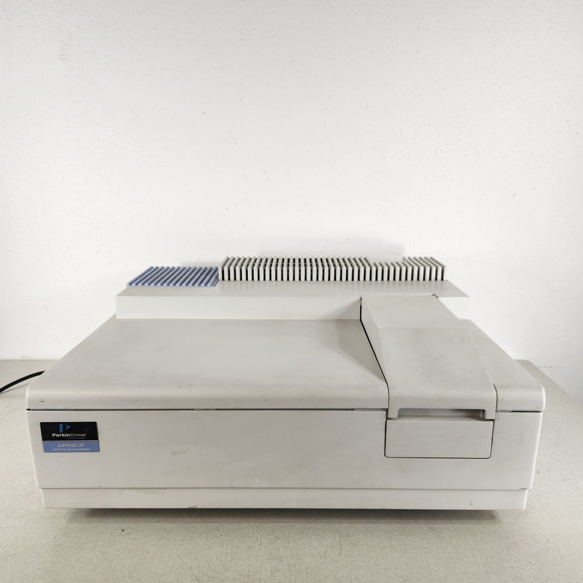 TESTED PerkinElmer Lambda 35 UV/VIS Double Beam Spectrophotometer w/ PC Software
