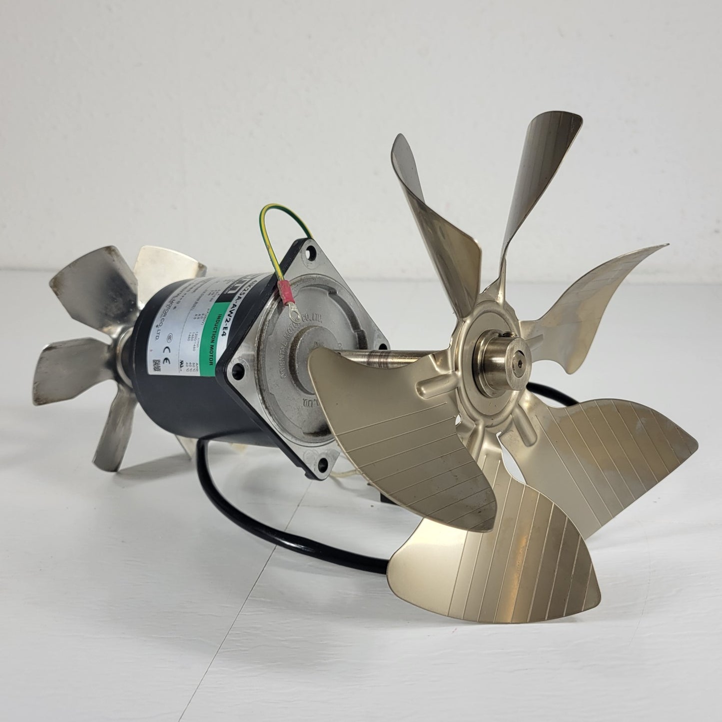 Oriental Motor Co 4IK25A-AW2-E4 Dual Induction Motor From a Shimadzu GC-2014