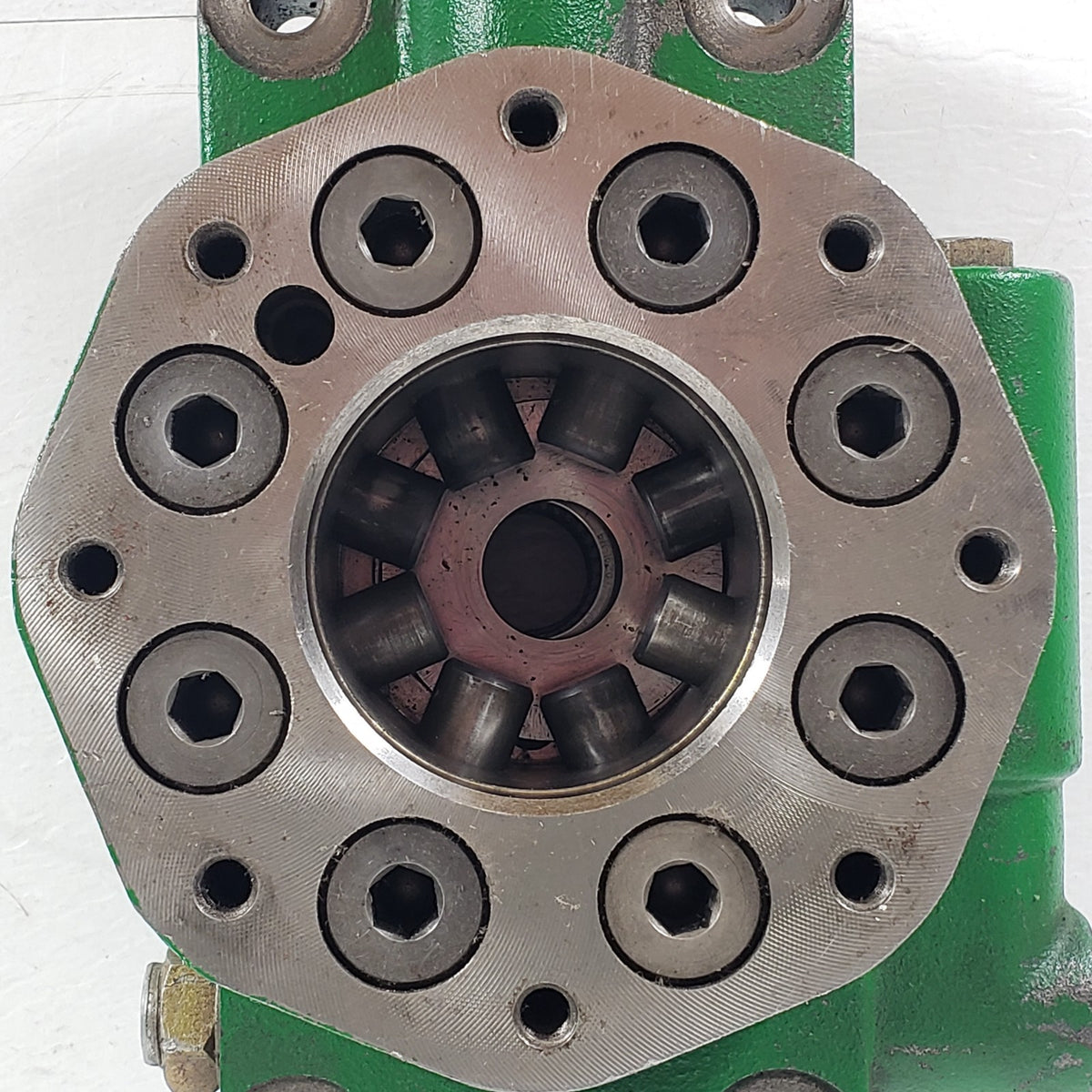 John Deere 8-Piston Tractor Hydraulic Pump Housing Assembly OEM For Parts