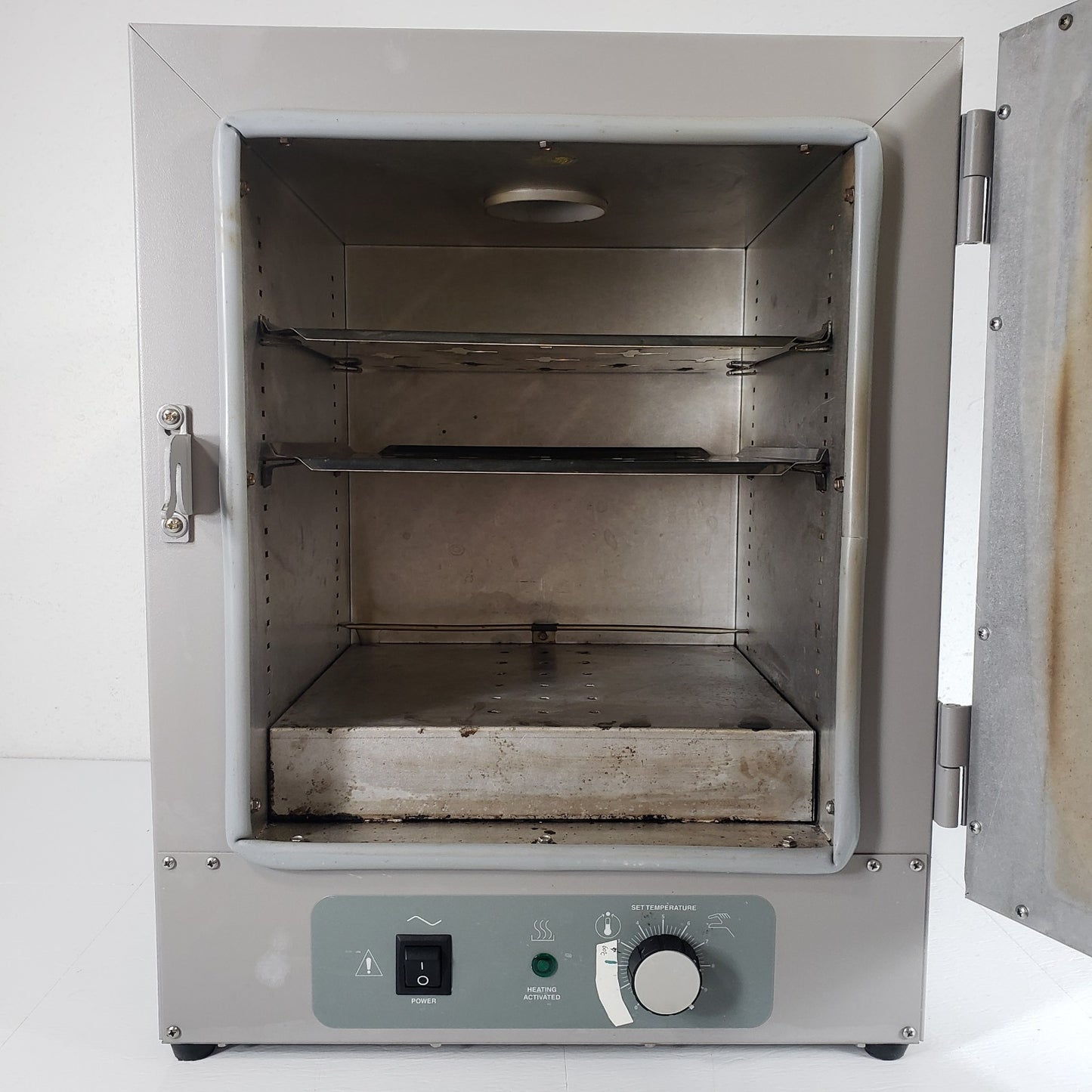 TESTED VWR 1300U Scientific Gravity Convection Oven Tested to Over 200 C