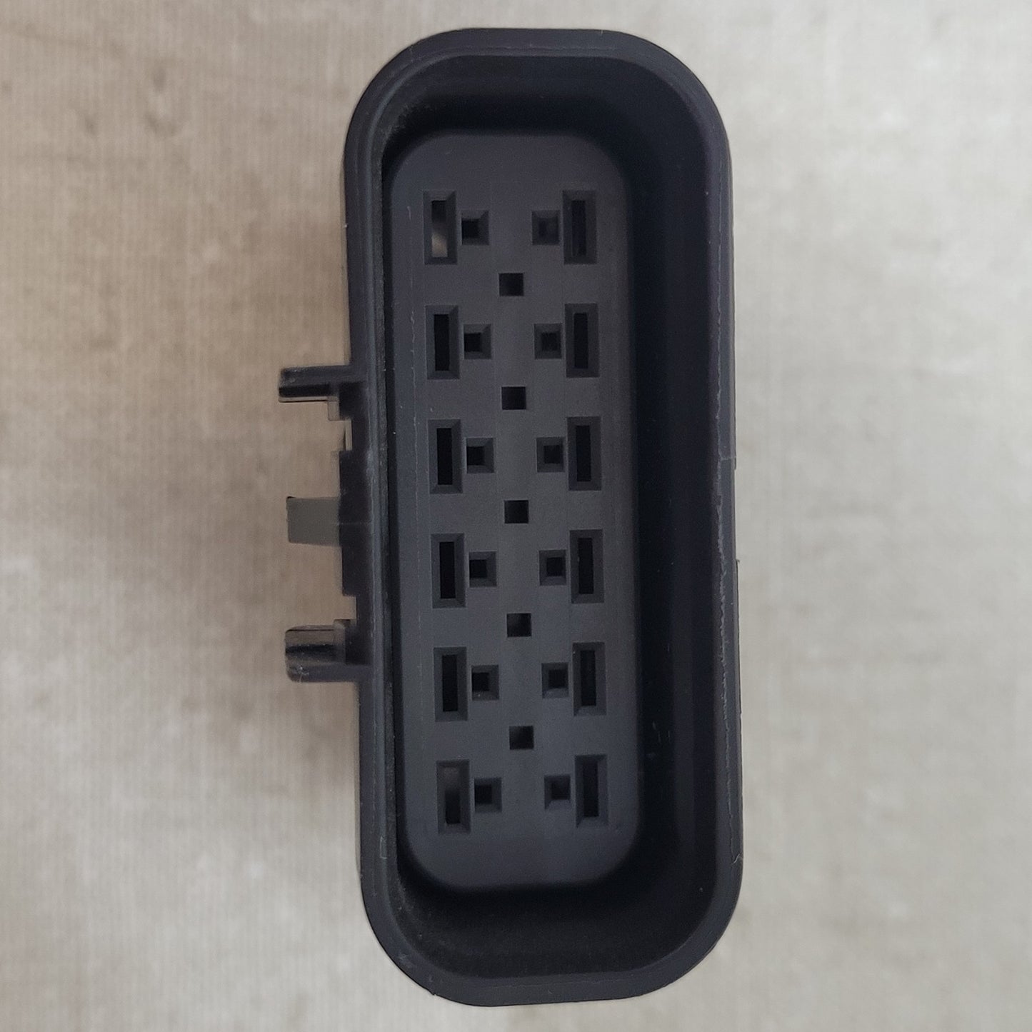 15 Units Delphi PA6-GB20GF10 Female 6-Pin Automotive Terminal Connector Housings