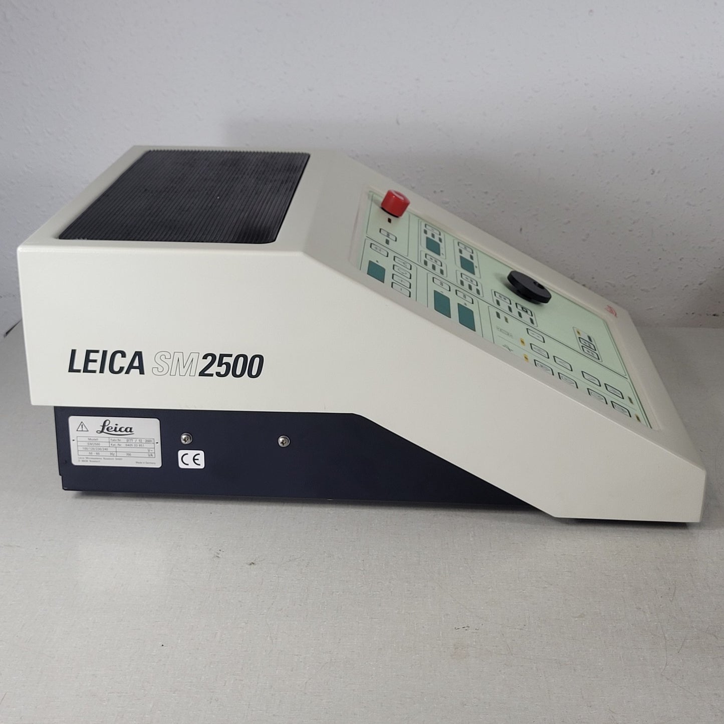 TESTED Leica SM2500 Microtome System 0-1000um Thickness 0.5-100mm/s Speed