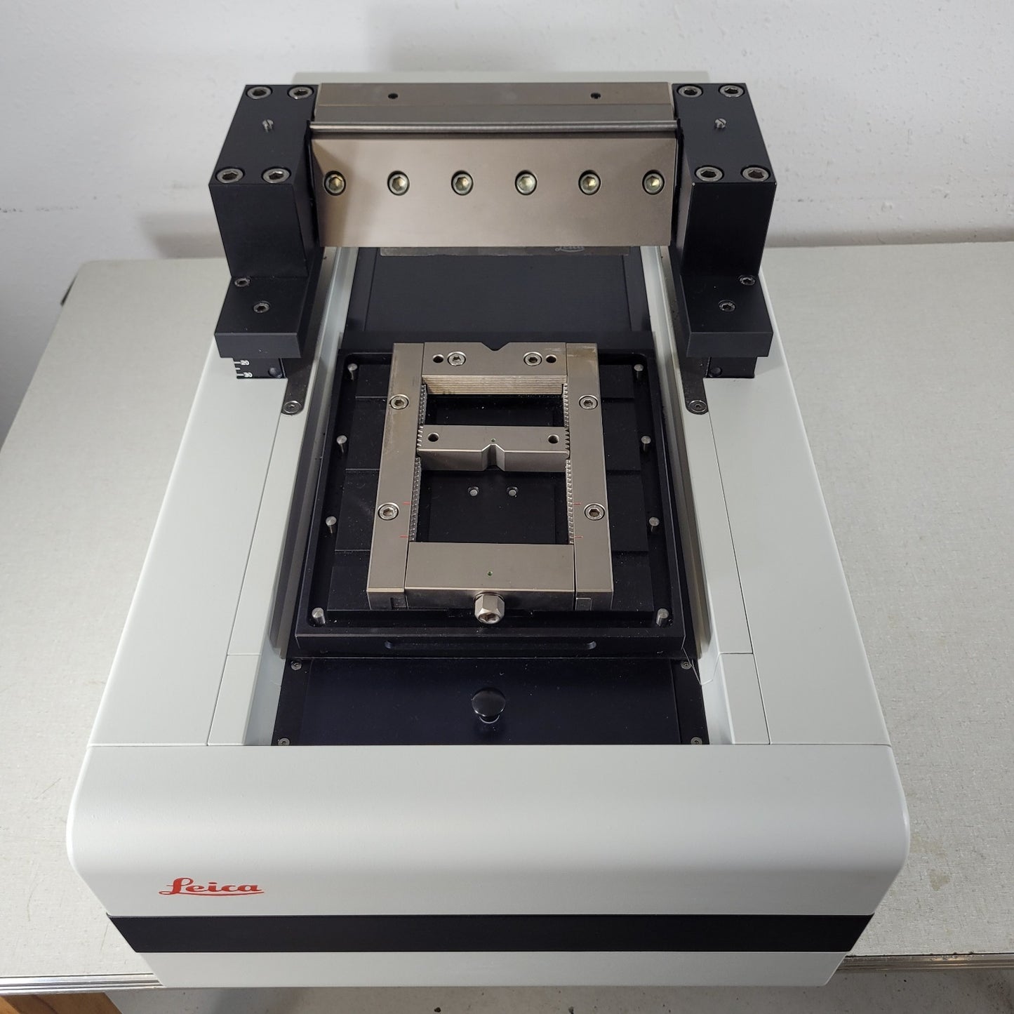 TESTED Leica SM2500 Microtome System 0-1000um Thickness 0.5-100mm/s Speed