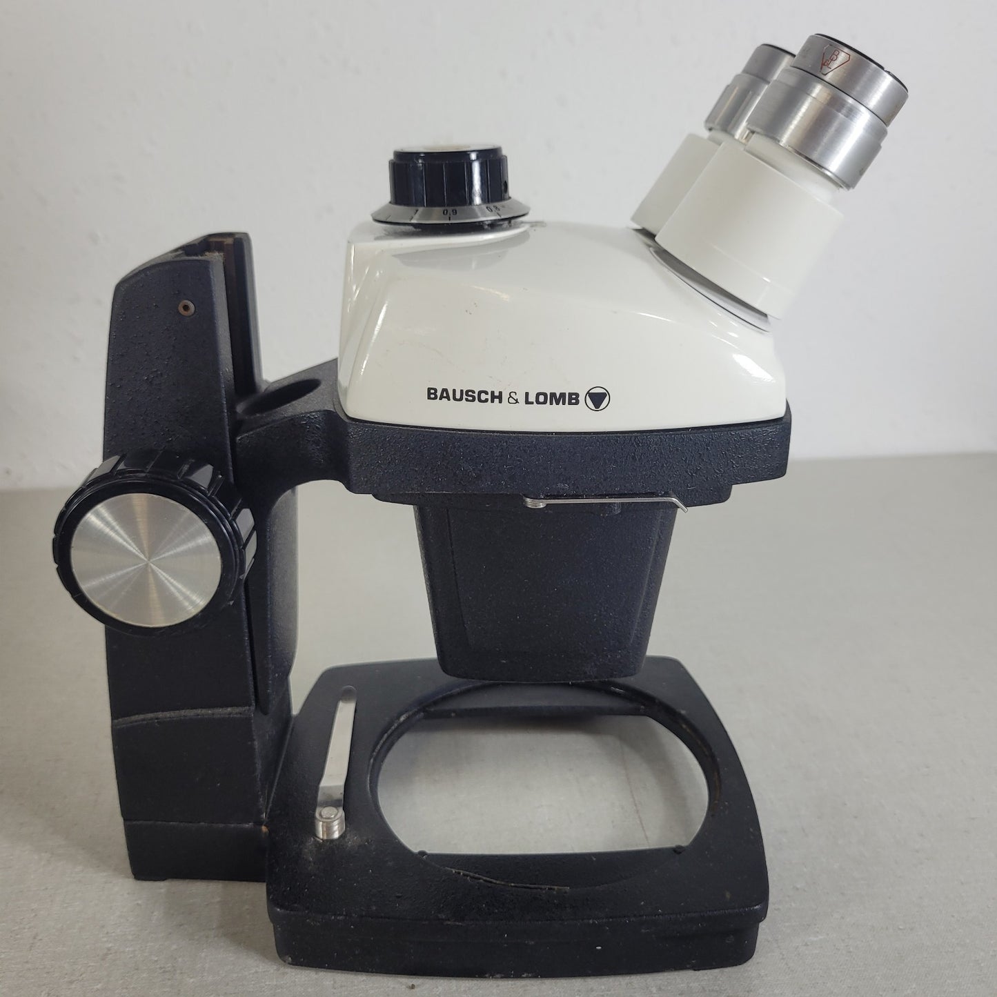 Bausch & Lomb StereoZoom 4 Stereo Microscope 0.7x-3x 20x WF Eyepieces Stand