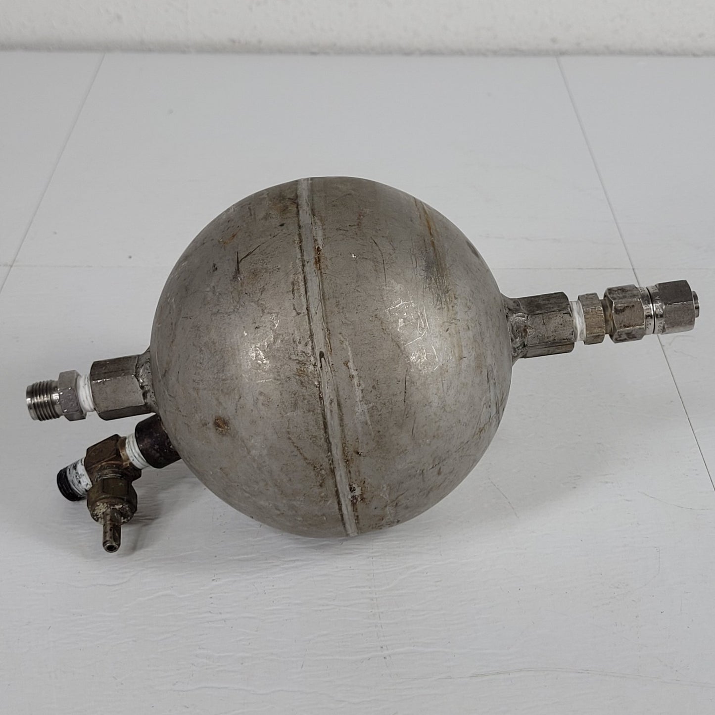 316 Stainless Steel Spherical Pressure Vessel 3-Port w/ Swagelok Fittings
