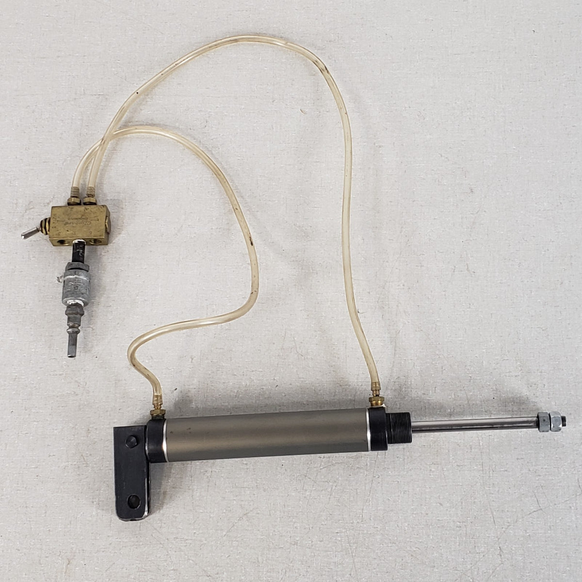 CLIPPARD MJTV5 Hydraulic & Compressed Air Minimatic Pneumatic Cylinder, Untested