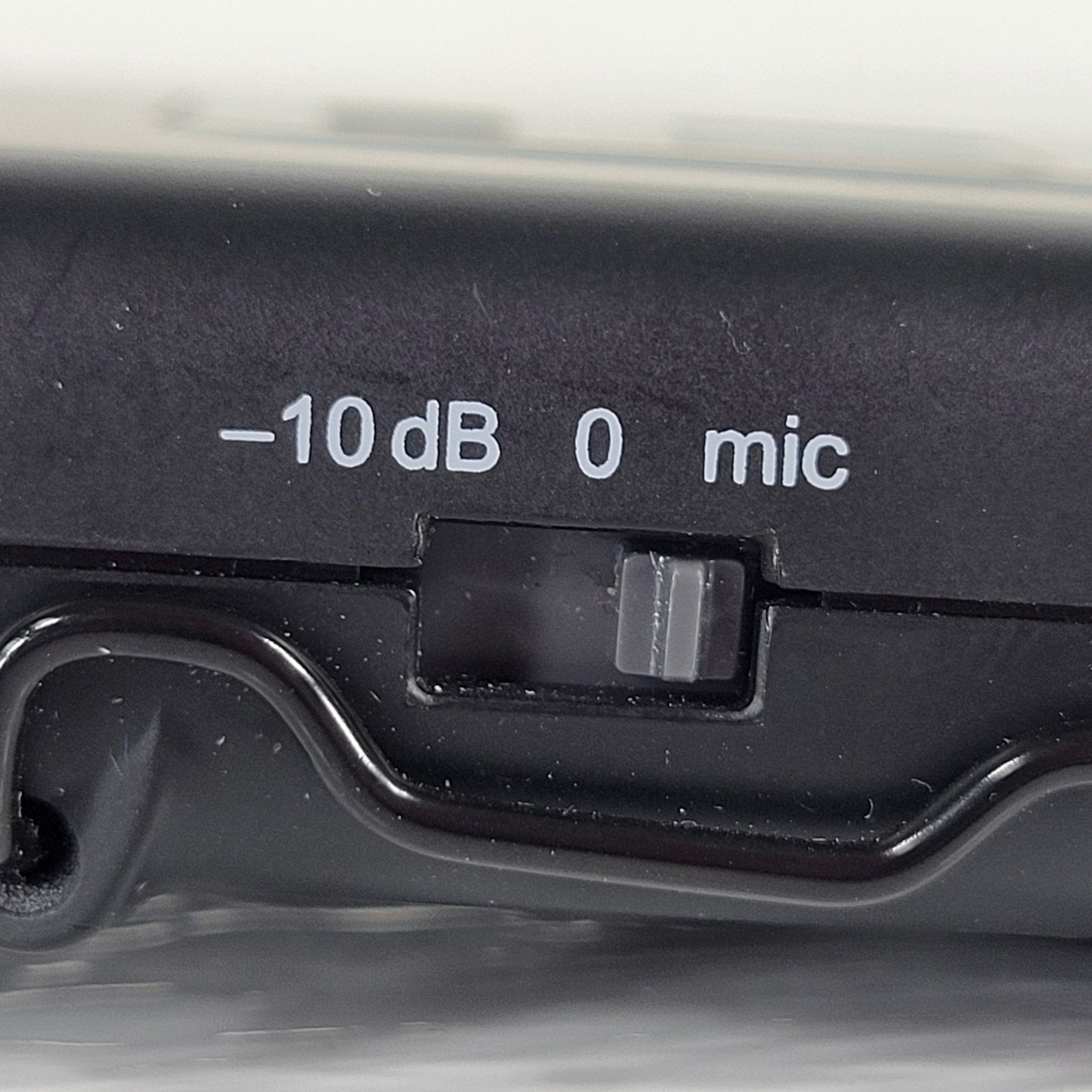 SHURE SLX1 G4 470-494MHz Wireless Bodypack Microphone Transmitter