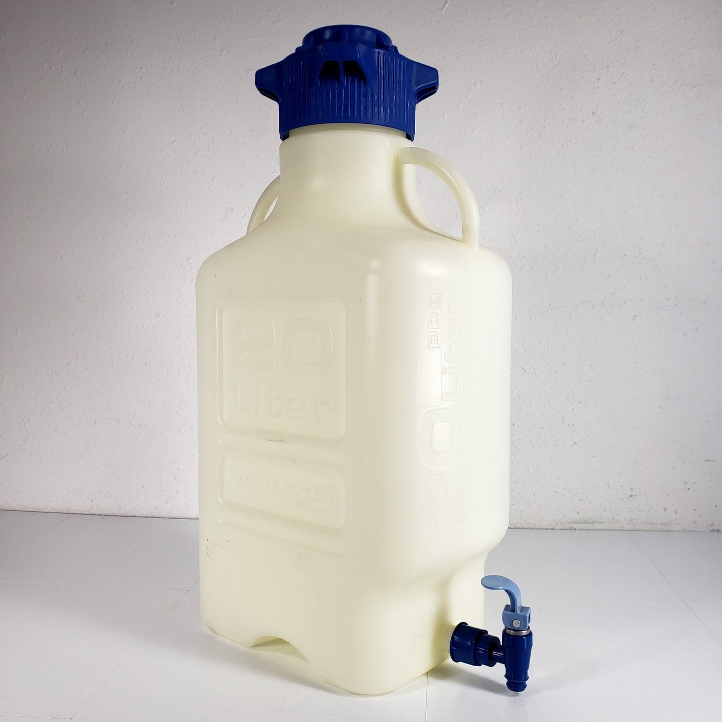 VWR Polypropylene 20 Liter Carboy With Versatile Cap & Spigot