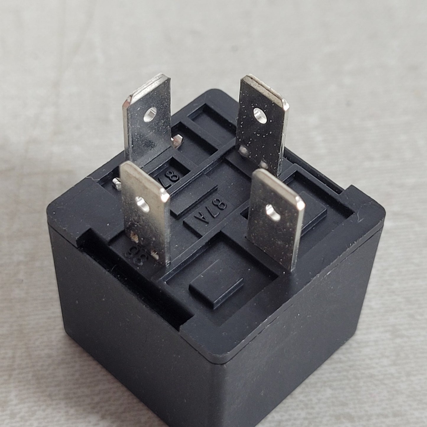 Hella 4RA 933 332-10 12V 40A 5-Pin Changeover Conversion Relay w/ Box