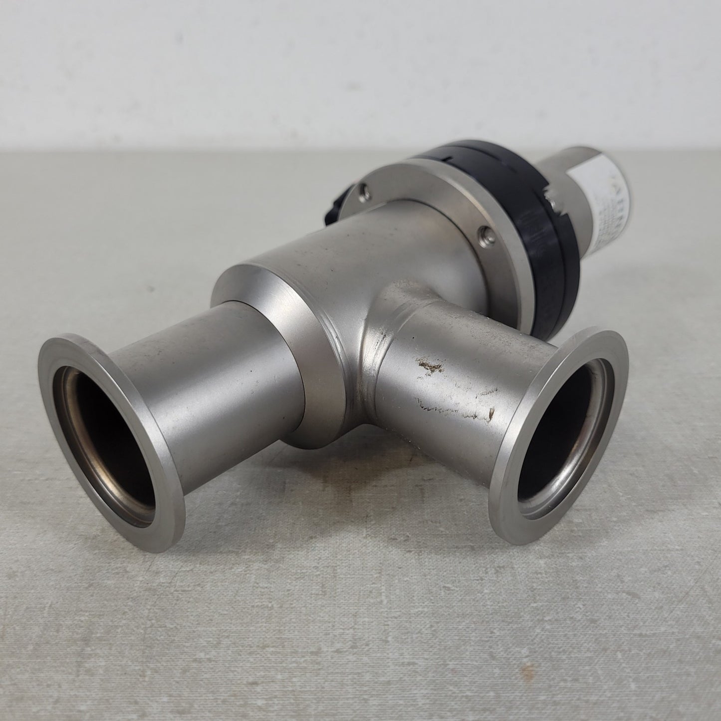 Nor-Cal ESVP-1502-NW Pneumatic High Vacuum Isolation Angle Valve KF40 NW40 QF40