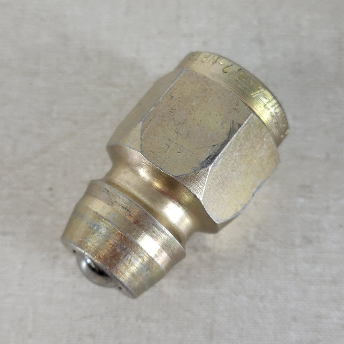 Pioneer 5060-4 1/2" NPTF John Deere Male Hydraulic Quick Coupler Tip