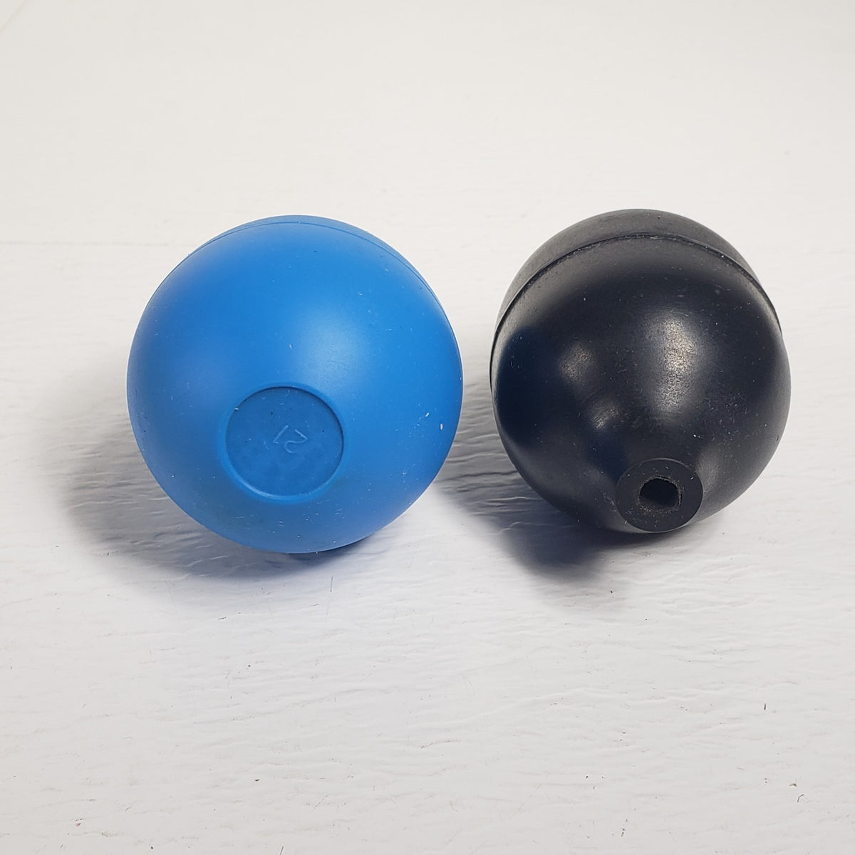 Lot of 2 Rubber Pipette Squeeze Bulbs 6mm 10mm ID Blue Black Laboratory