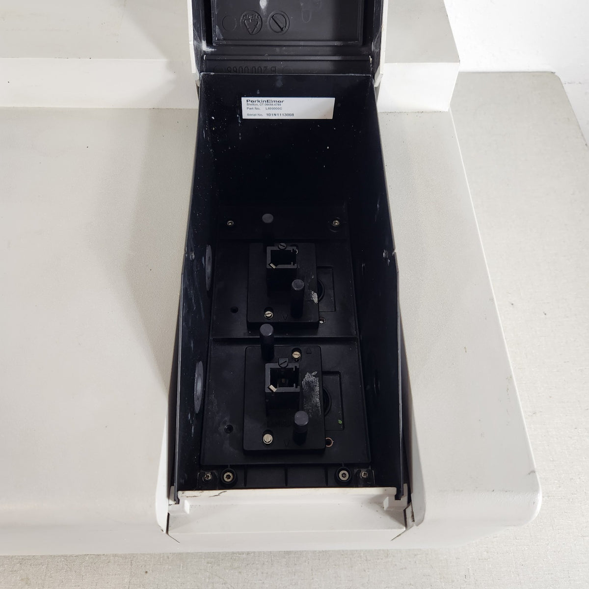 TESTED PerkinElmer Lambda 35 UV/VIS Double Beam Spectrophotometer w/ PC Software