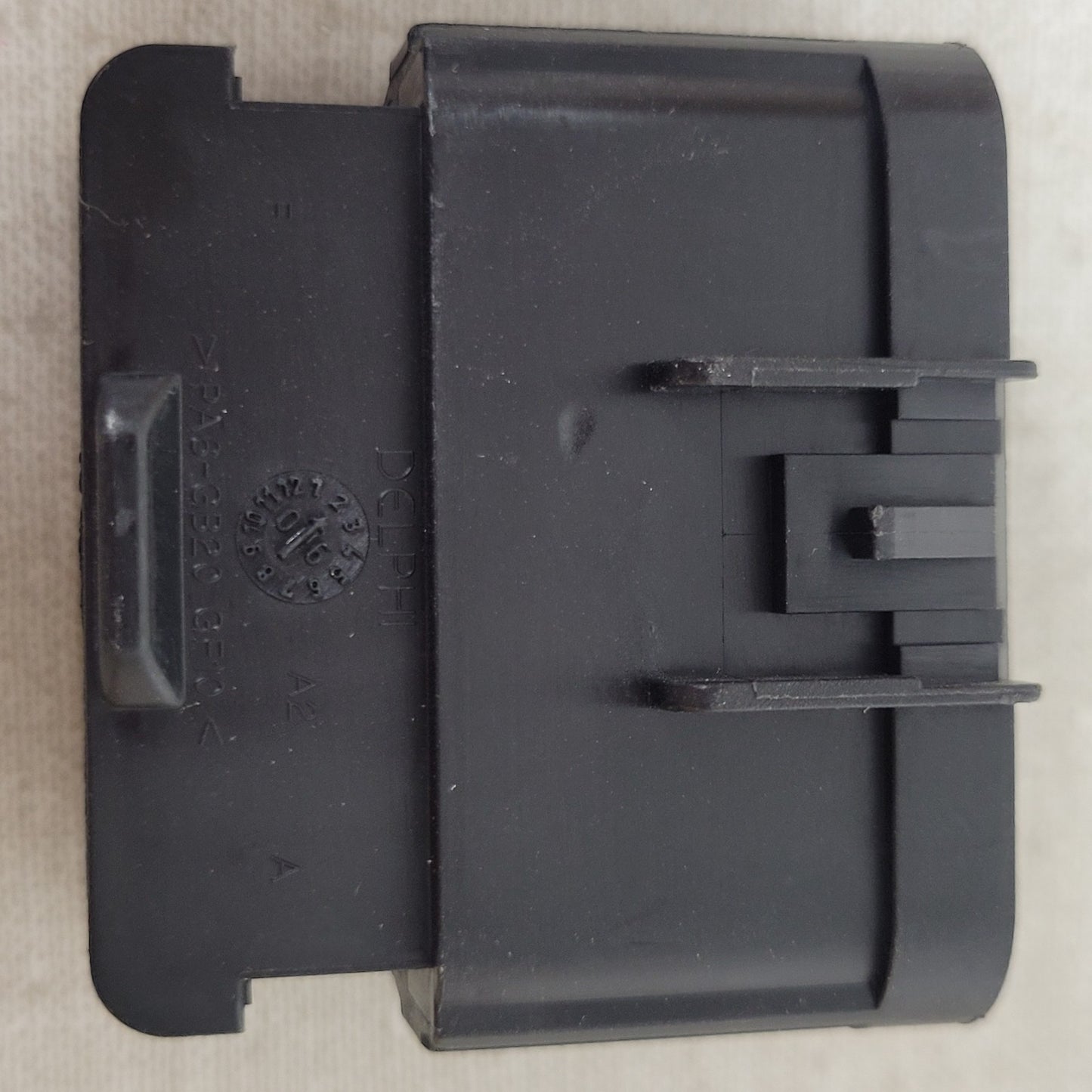 15 Units Delphi PA6-GB20GF10 Female 6-Pin Automotive Terminal Connector Housings