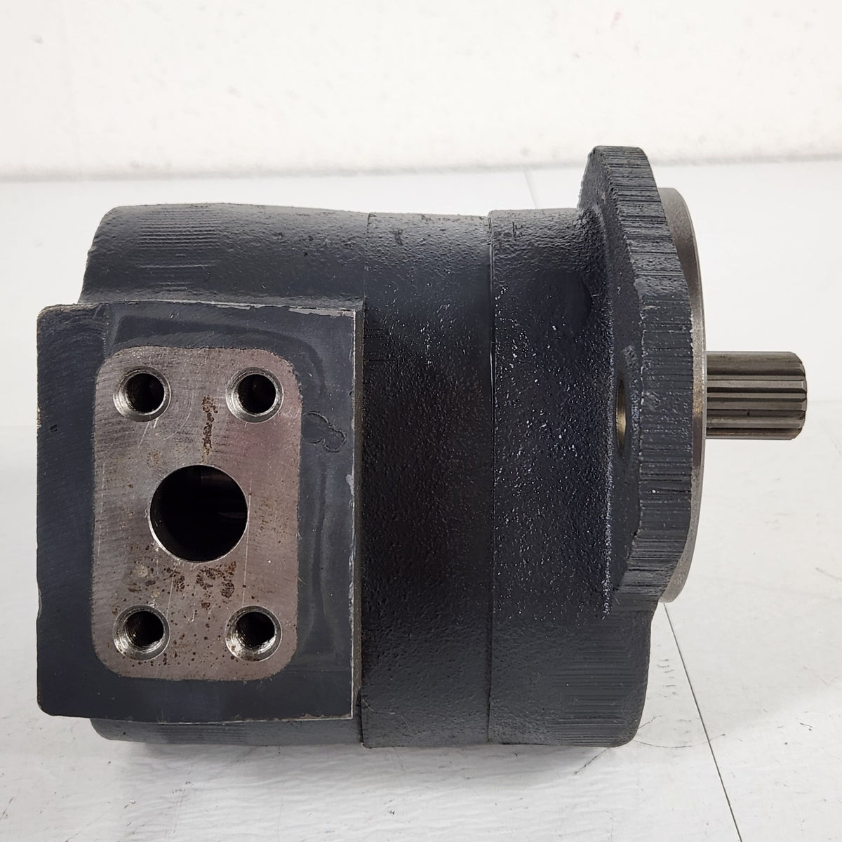 Bobcat 6686701 Single Hydraulic Gear Pump SJC S220 S250 S300 T250 T300 UNTESTED