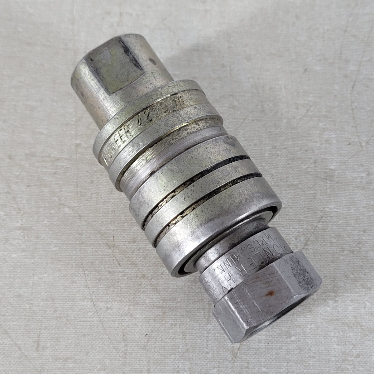 Parker Pioneer 4250 1/2" FNPT Hydraulic Quick Coupler Socket w/ Adapter