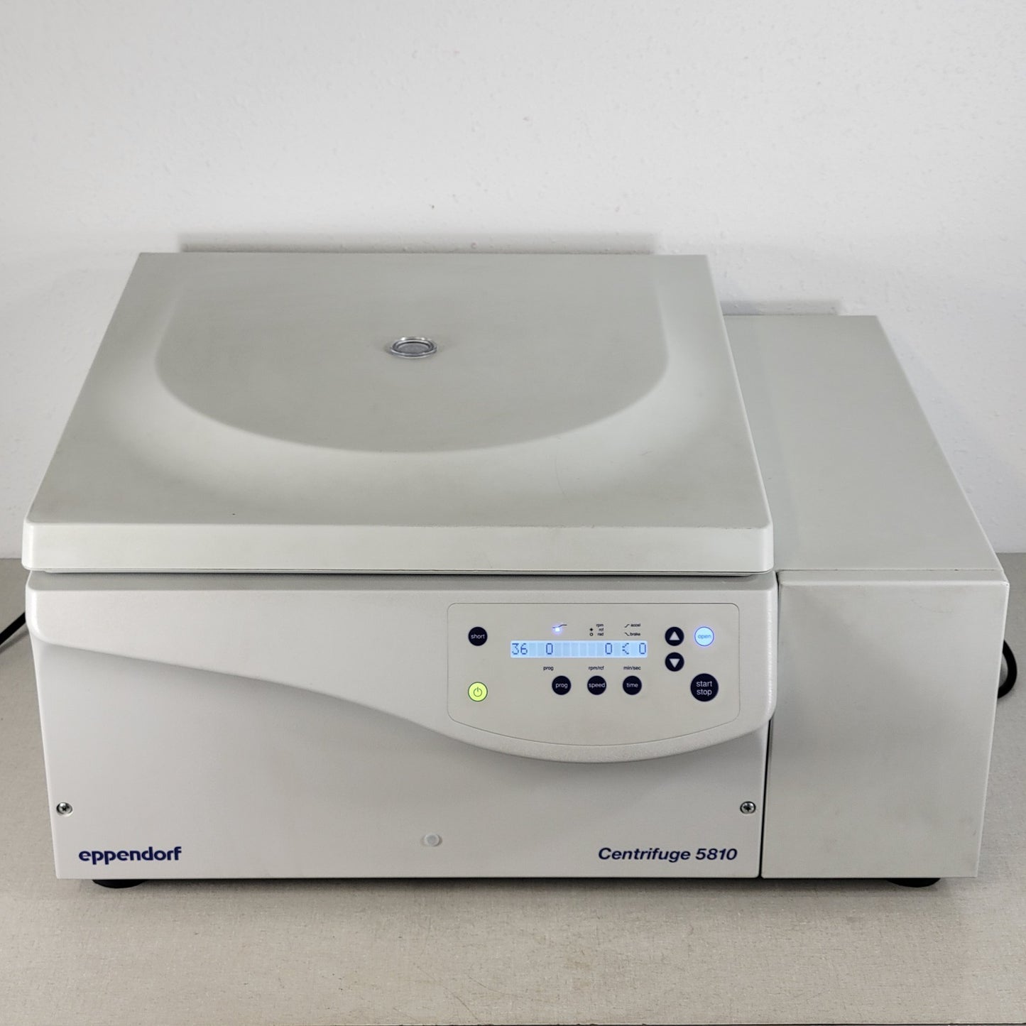 *FOR PARTS* EPPENDORF 5810R Refrigerated Centrifuge 5811F Spins Up, Has Error