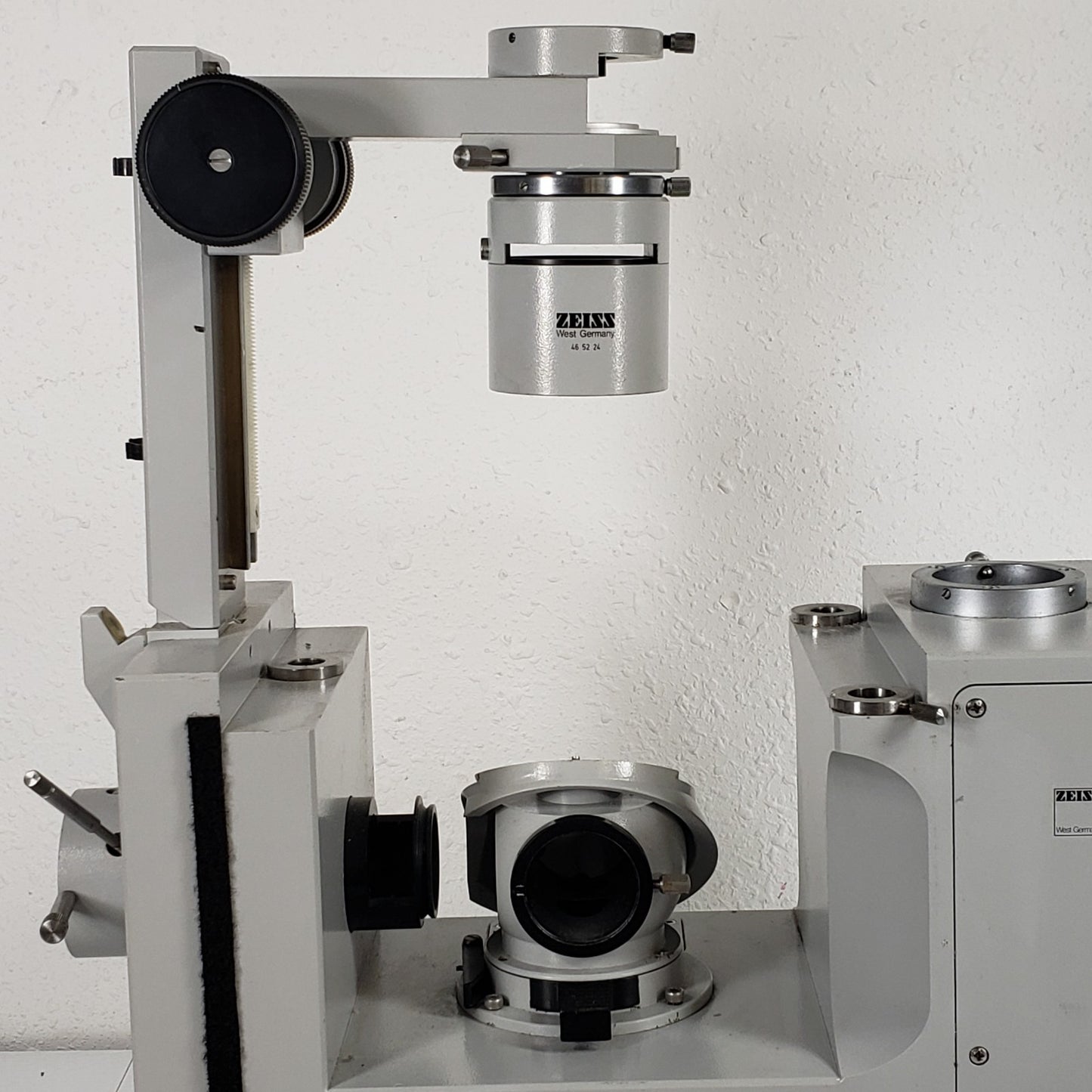 Carl Zeiss IM Vintage Inverted Microscope Stand Body w/ Stage Adjustment