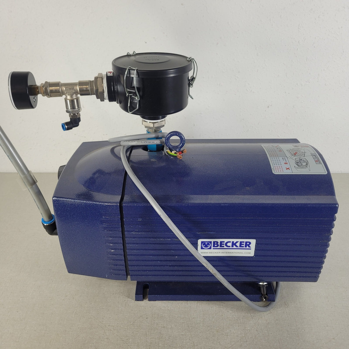 Becker VX4.25 Oil-Free Dry Rotary Vane Vacuum Pump 30m3/h 3-Phase 100mbar