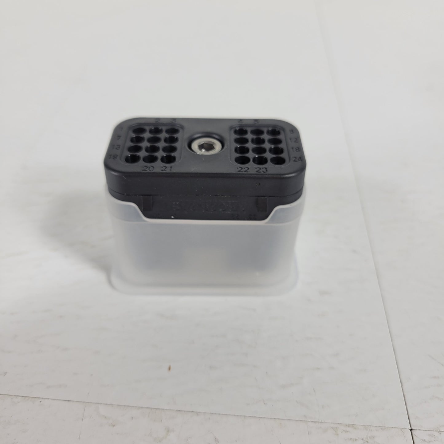 Amphenol SINE Systems 5 Count ARC26-24SA 24 Position Plug Jackscrew Black
