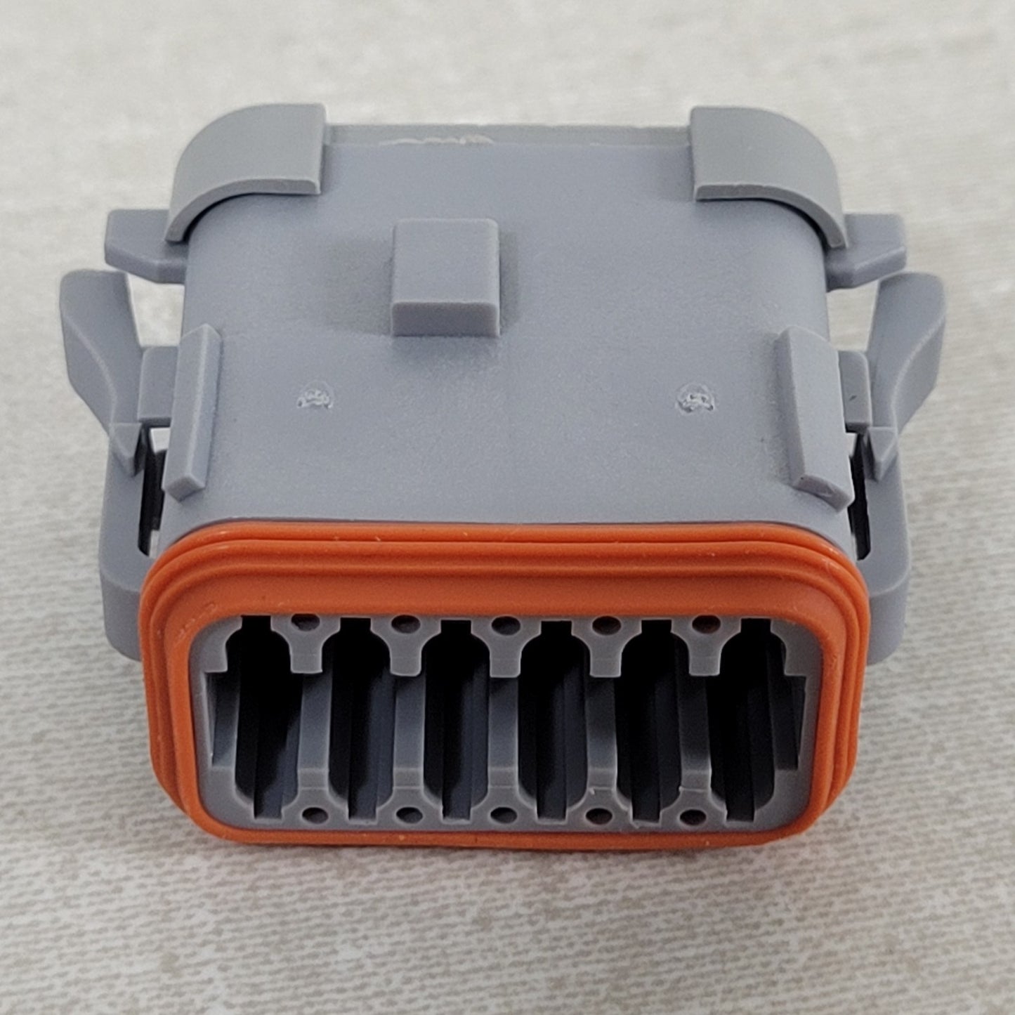 Lot of 10 Amphenol AT06-12SA-EC01 12-Way Plug Connector Housings Deutsch