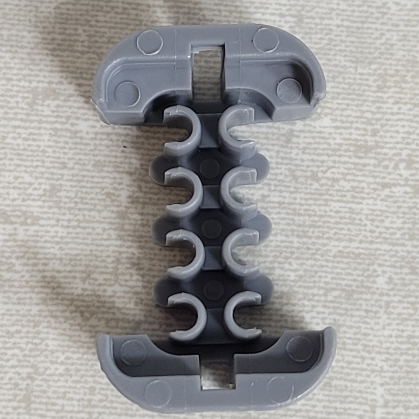 Lot of 29 Delphi 12066304 Metri-Pack 150 8-Way Female TPA Connector Lock Gray