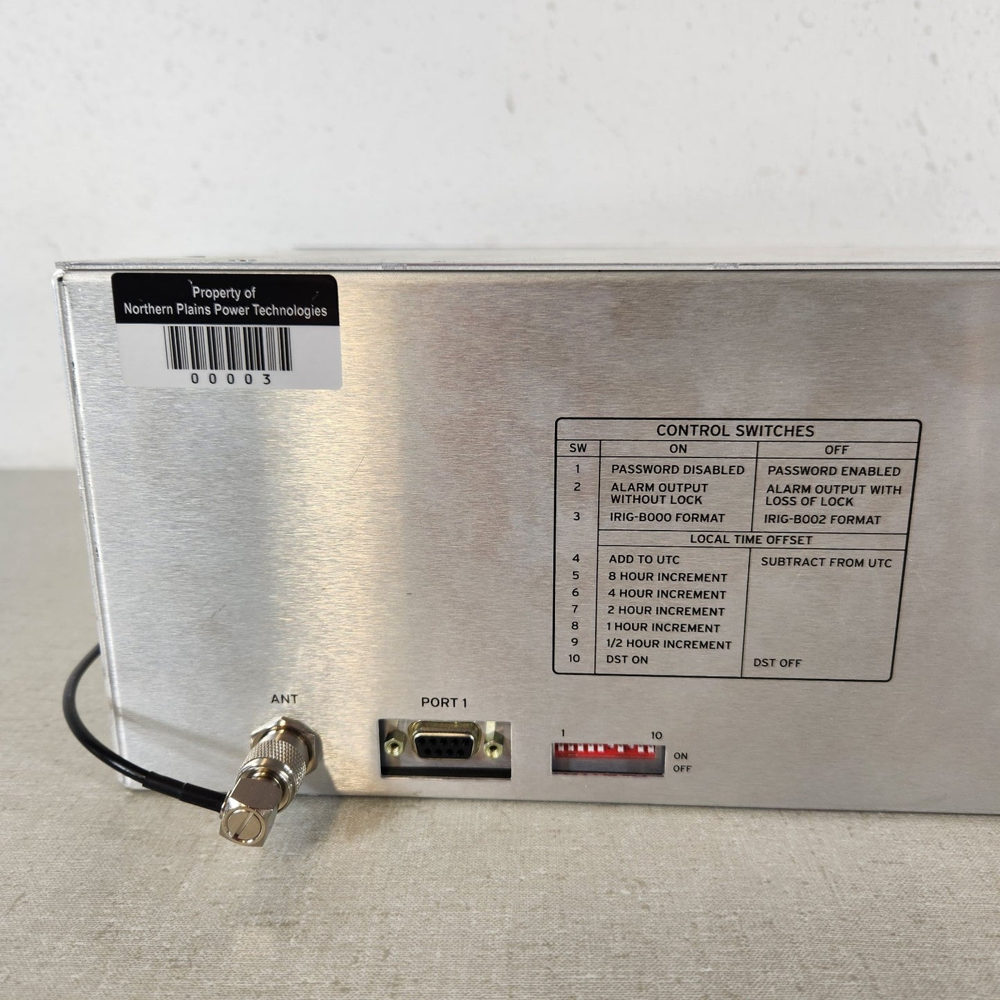 Schweitzer SEL-2404 Satellite GPS Clock IRIG-B ±100ns w/ Antenna Tested