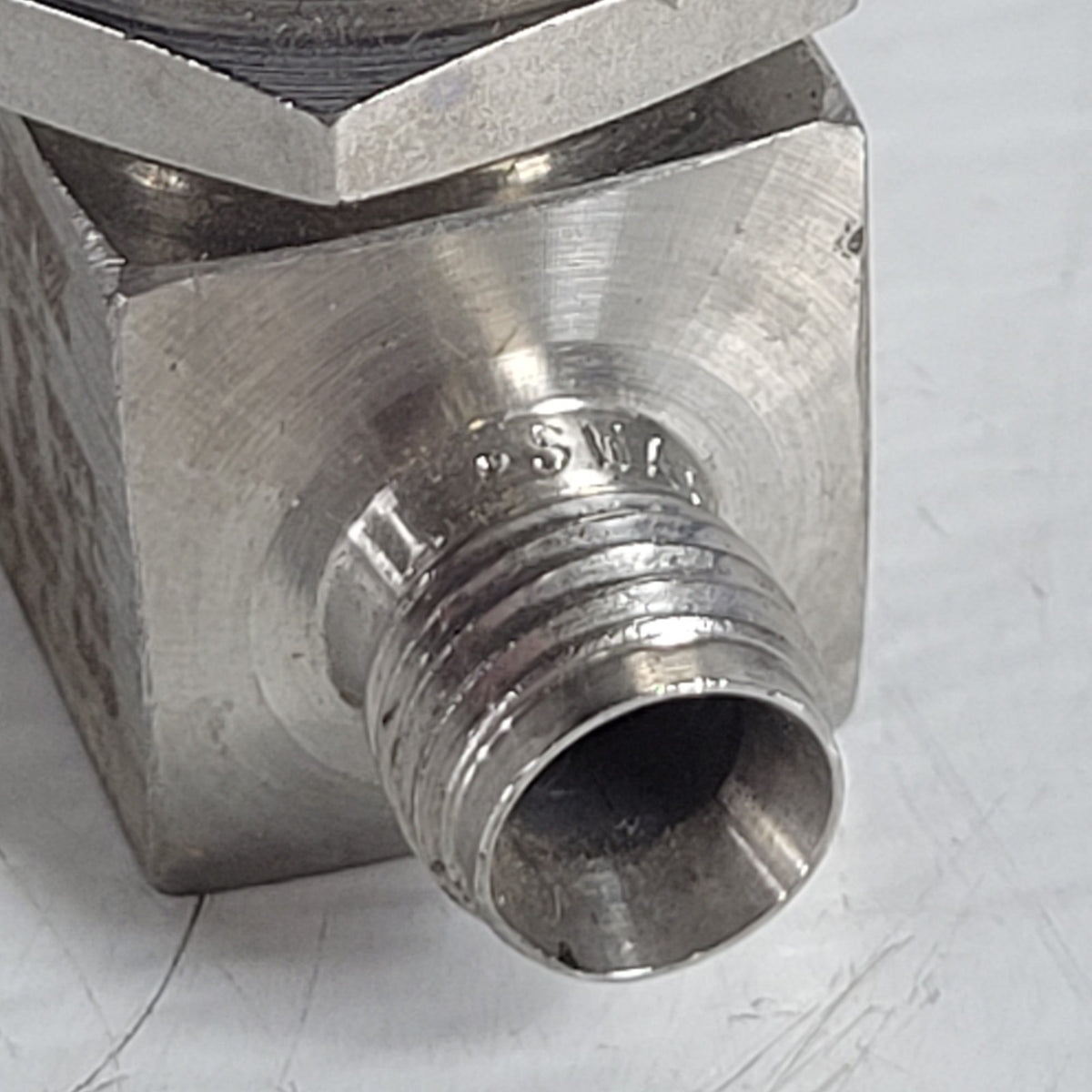Whitey Swagelok SS-43S4 1/4" Swagelok Fittings 316 SS Ball Valve 3000 PSI