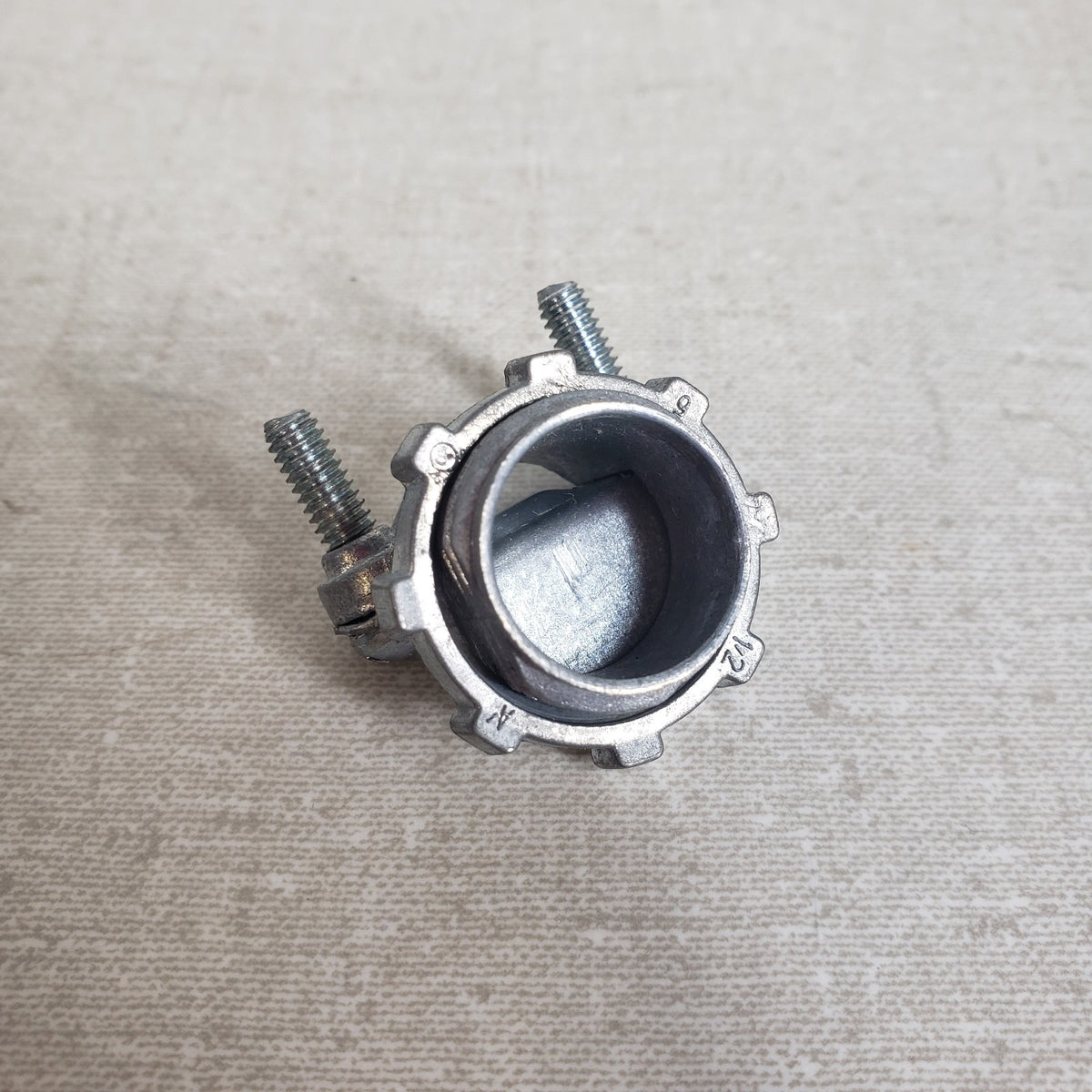Arlington 841 3/8" NM Romex Cable Connectors Zinc 2-Screw 1/2" KO Lot 22