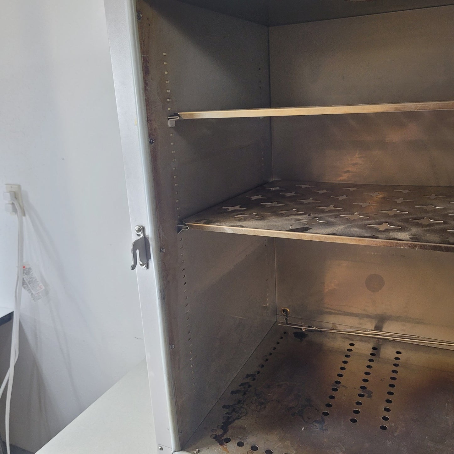 TESTED to 200C VWR 1326 Oven Gravity Convection Oven w/ Omega DP8PT Meter
