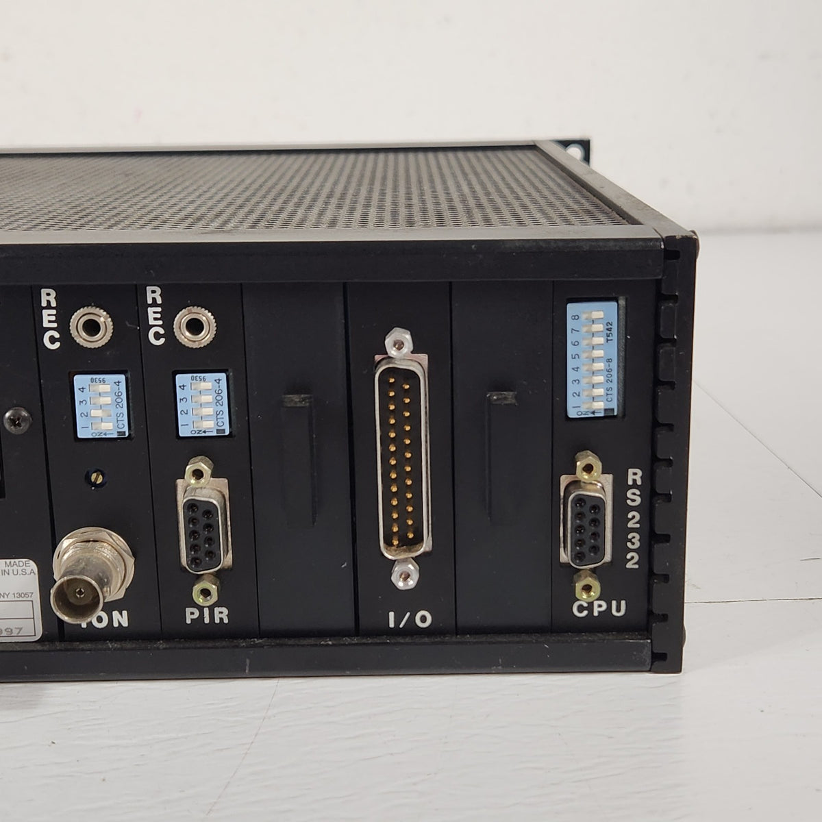 TESTED Leybold INFICON IG3 850-200-G1 Ion/Pirani Vacuum Gauge Controller RS232