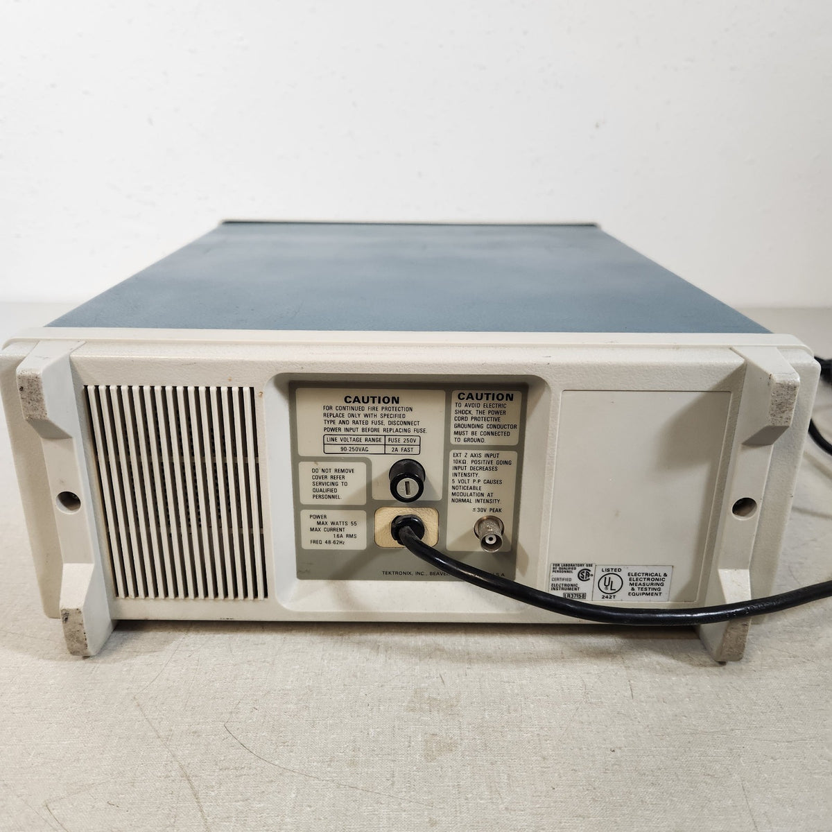 Tektronix 2215 60MHz Dual Channel Analog CRT Oscilloscope TESTED WORKING
