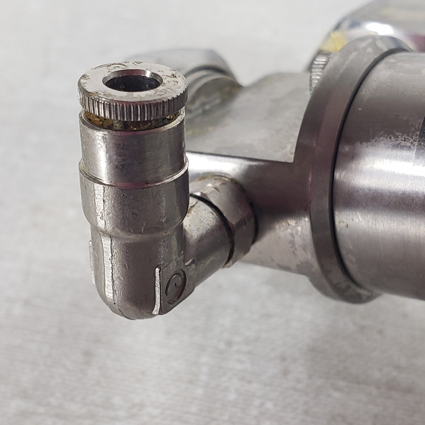 NORDSON EFD 781 70 psi/4.8 Bar Valve Air Pressure Sprayer For Manufacturing
