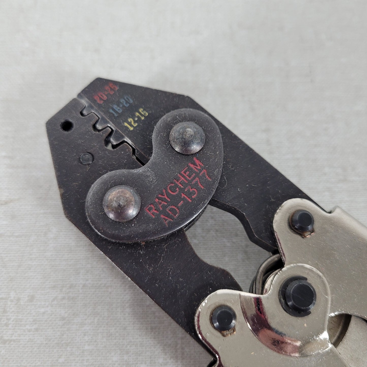 TE Connectivity Raychem AD-1377 Ratcheting Hand Crimper 12-26 AWG Terminal Tool