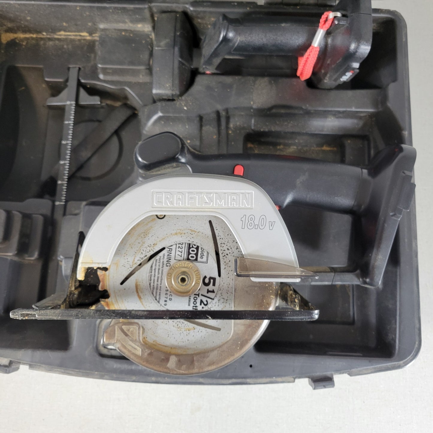 CRAFTSMAN 973113120 & 982137001 18V 5 1/2" DC Trim Saw And 18V Work Light