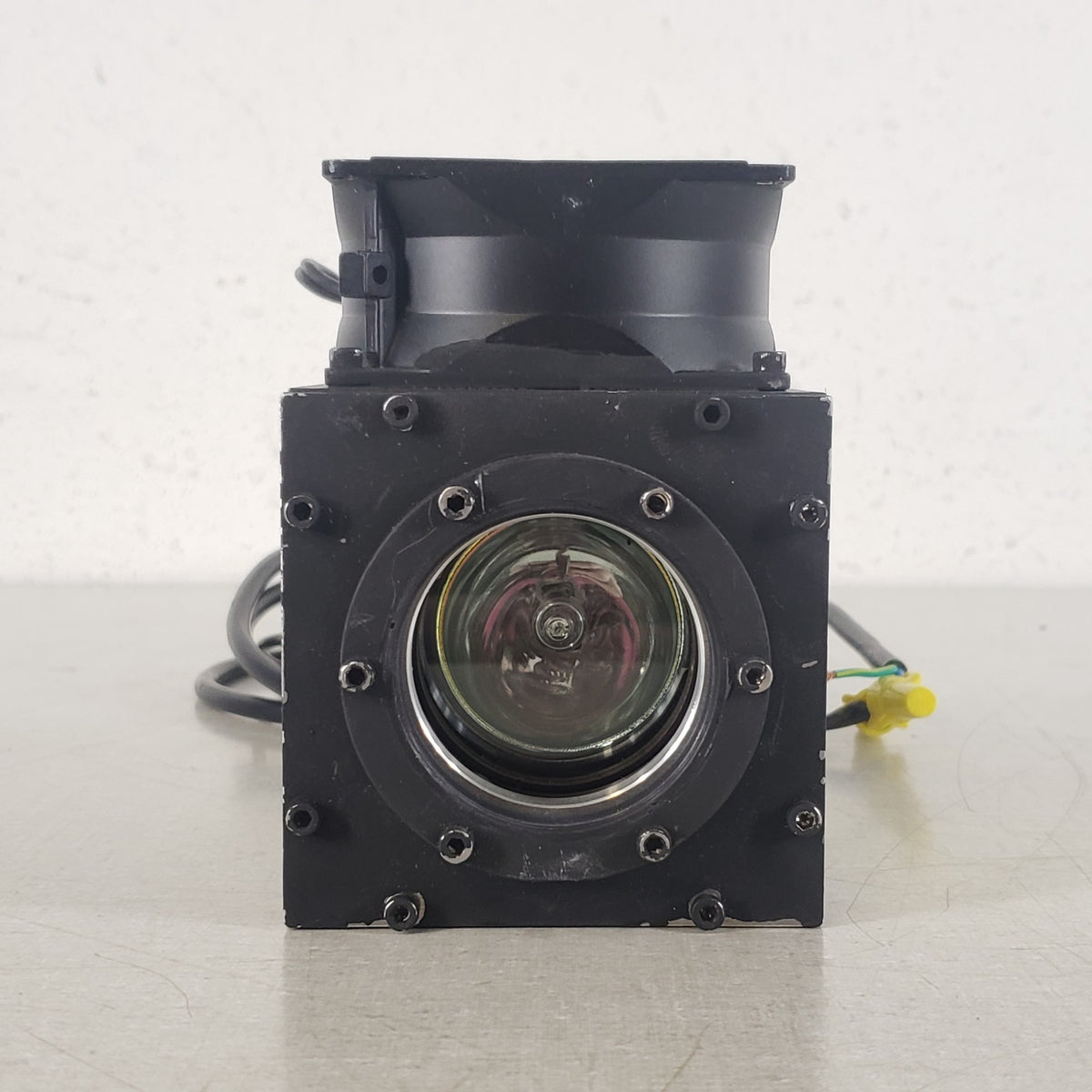 TESTED ILLUMINATES NIST EKE 150W Halogen Directed Light Source 21V