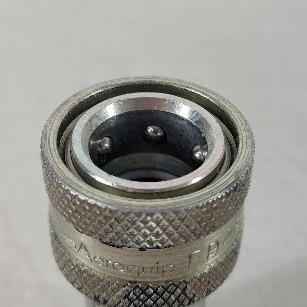 Eaton Aeroquip FD4510030404 1/4" NPTF Female Hydraulic Quick Coupler ISO B