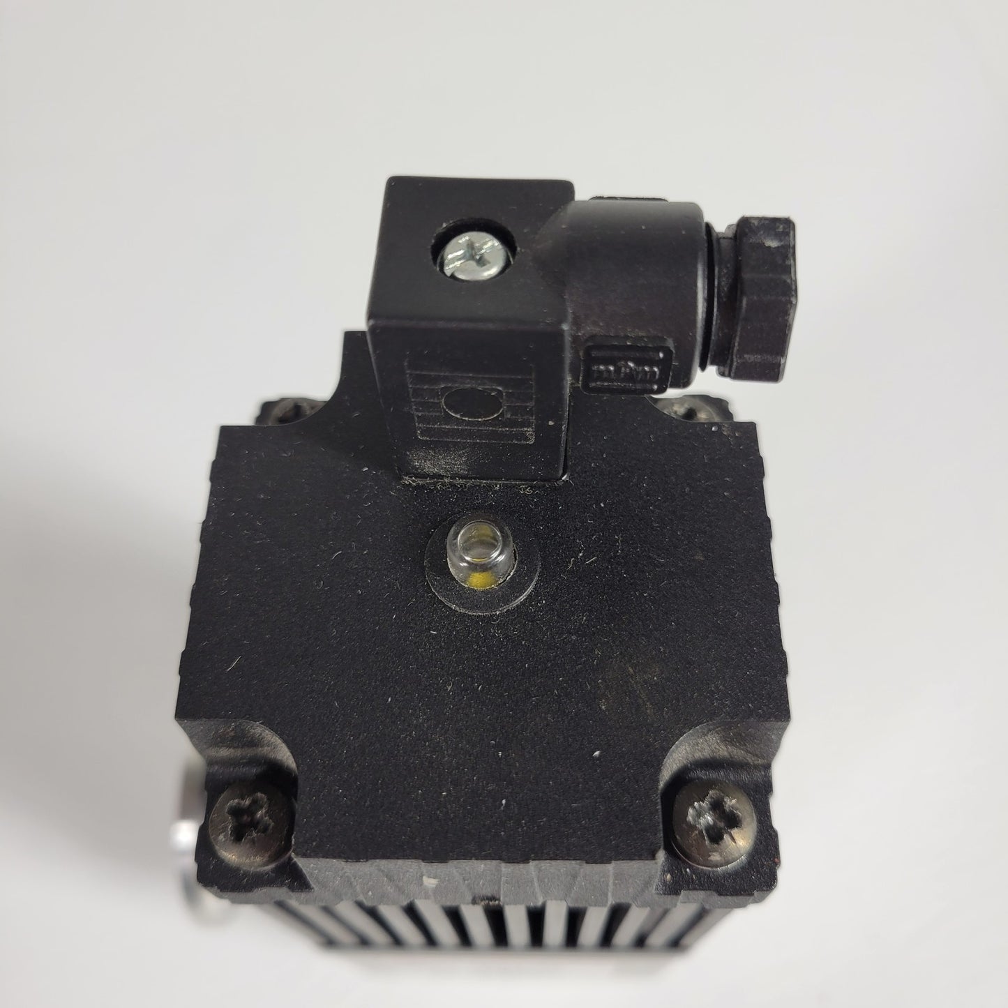 EDWARDS C41313000 PV25PKA-0 Right Angle Valve High Vacuum Switch KF25