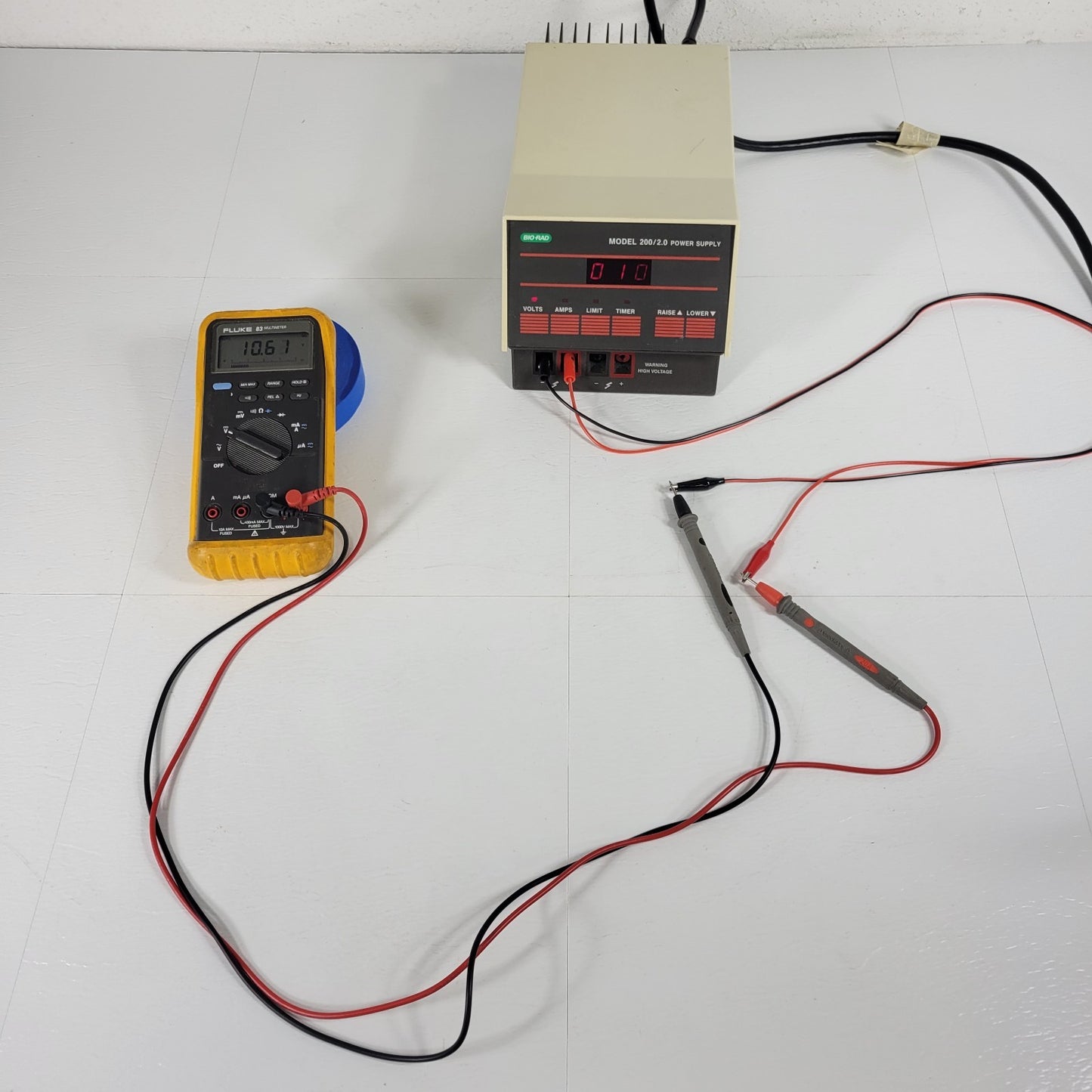 TESTED BIORAD Model 200/2.0 Electrophoresis Power Supply, 5-200V, 0.01-2.0A