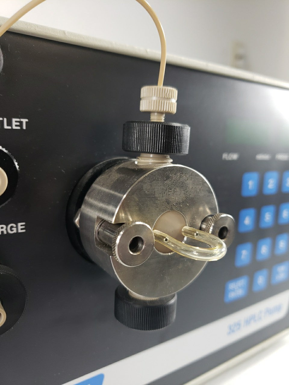 Tested Alltech 325 HPLC Isocratic Pump Flow Range 0.1-10mL/min Max of 6000psi
