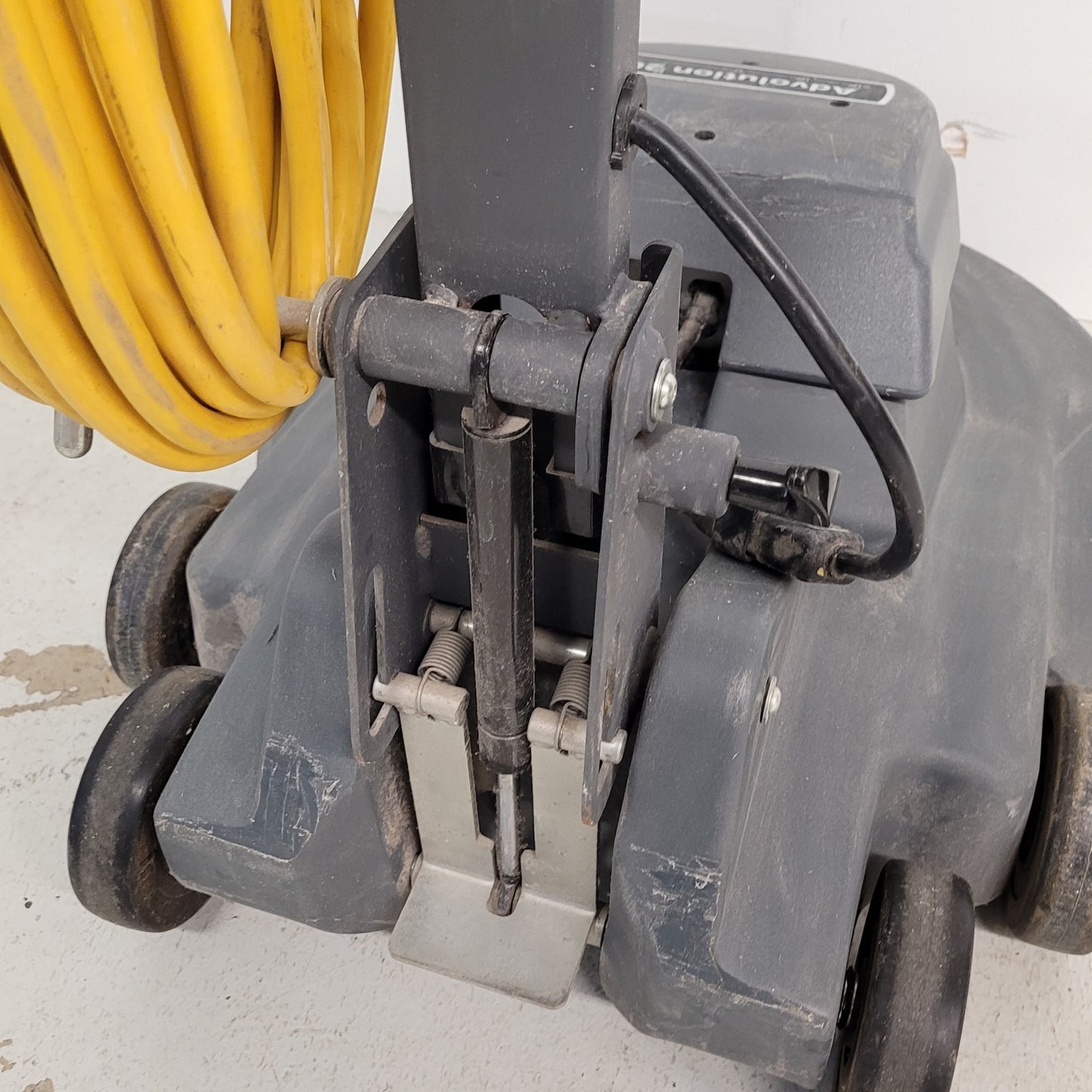 Nilfisk Advance Advolution 20XP 01520A 20" Dust Control Floor Burnisher Tested