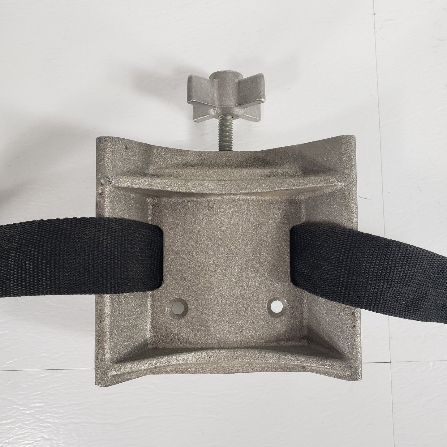 AIRCO Industrial Single Tank Rack Gas Cylinder Clamp Holder, Bench Mount Bracket