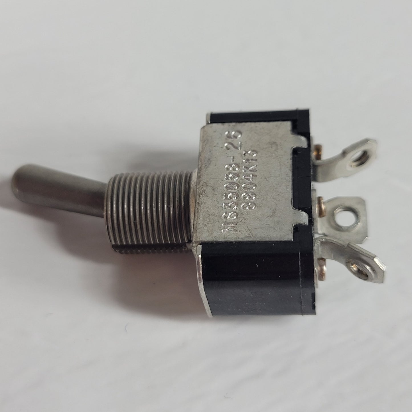 Cutler-Hammer 8804K13 MS35058-26 Sealed SPDT Momentary Toggle Switch