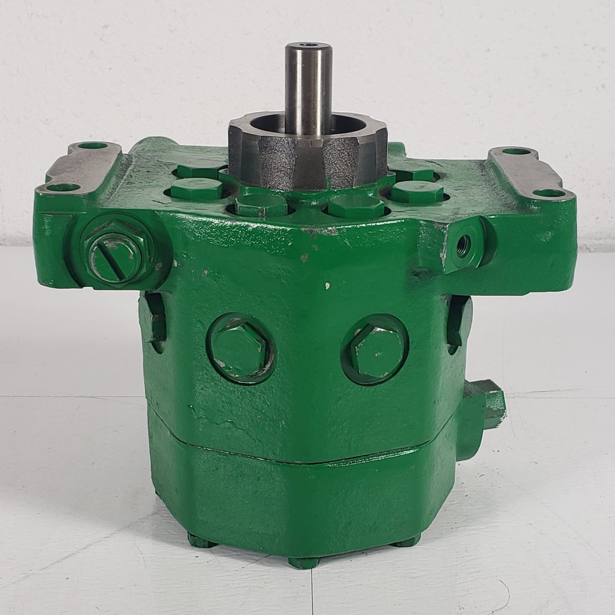 John Deere AR103003 Hydraulic Piston Pump Assembly OEM Green Untested