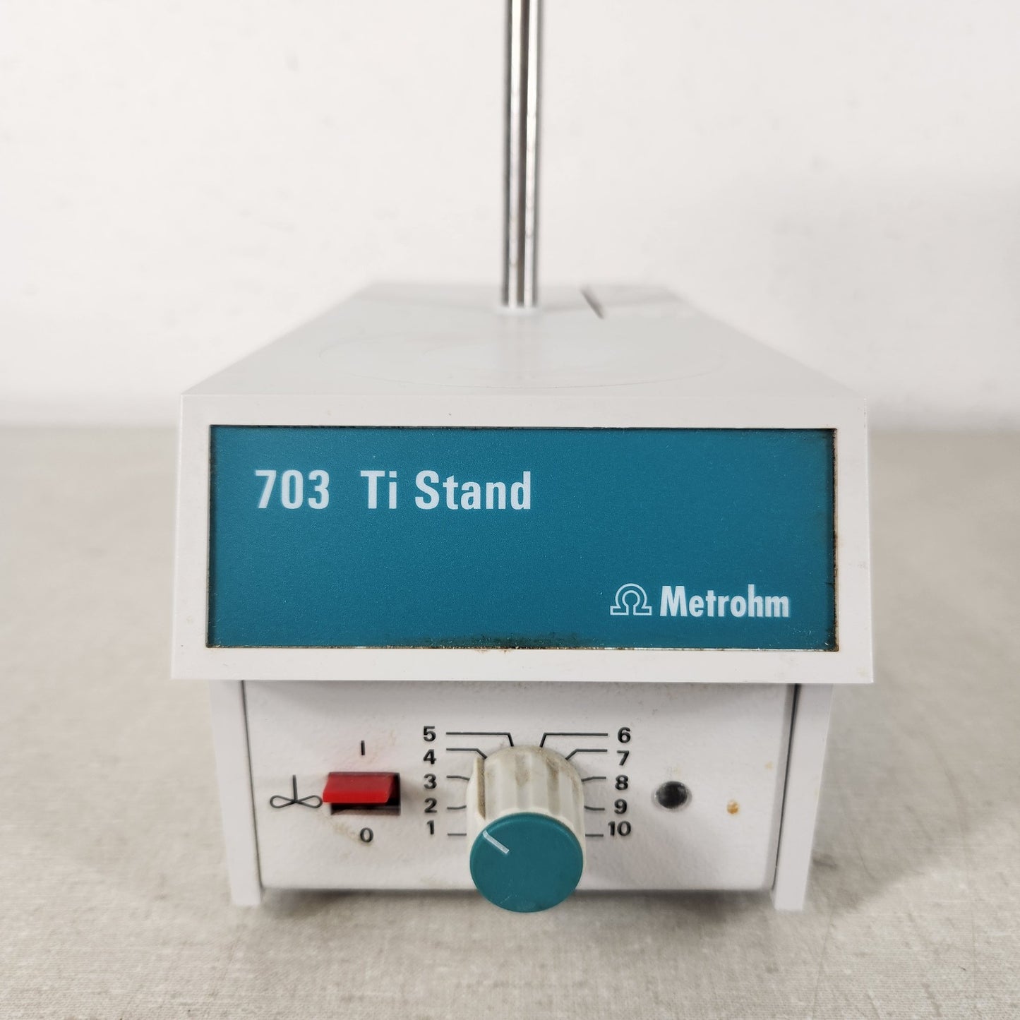 TESTED Metrohm 831 KF Coulometer Karl Fischer Titrator w/ 703 Ti Stand