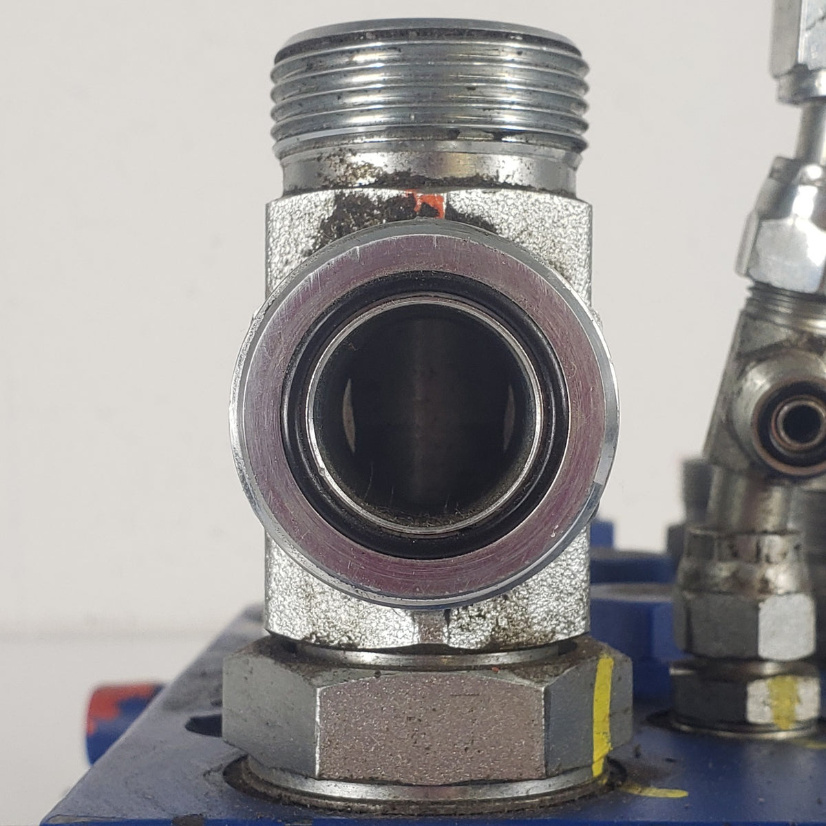 Bosch Rexroth R901176571 M6 3-Spool Hydraulic Control Valve Bank UNTESTED