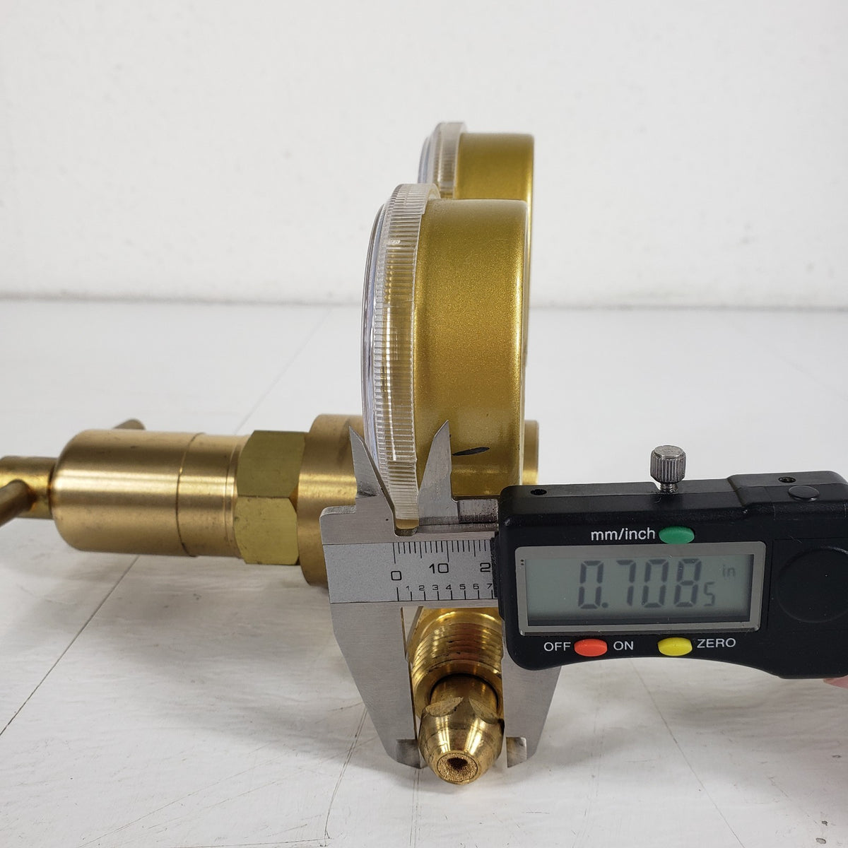 High Pressure Gas Regulator 4500 PSI Outlet 6000 PSI Inlet Dual Gauge Brass