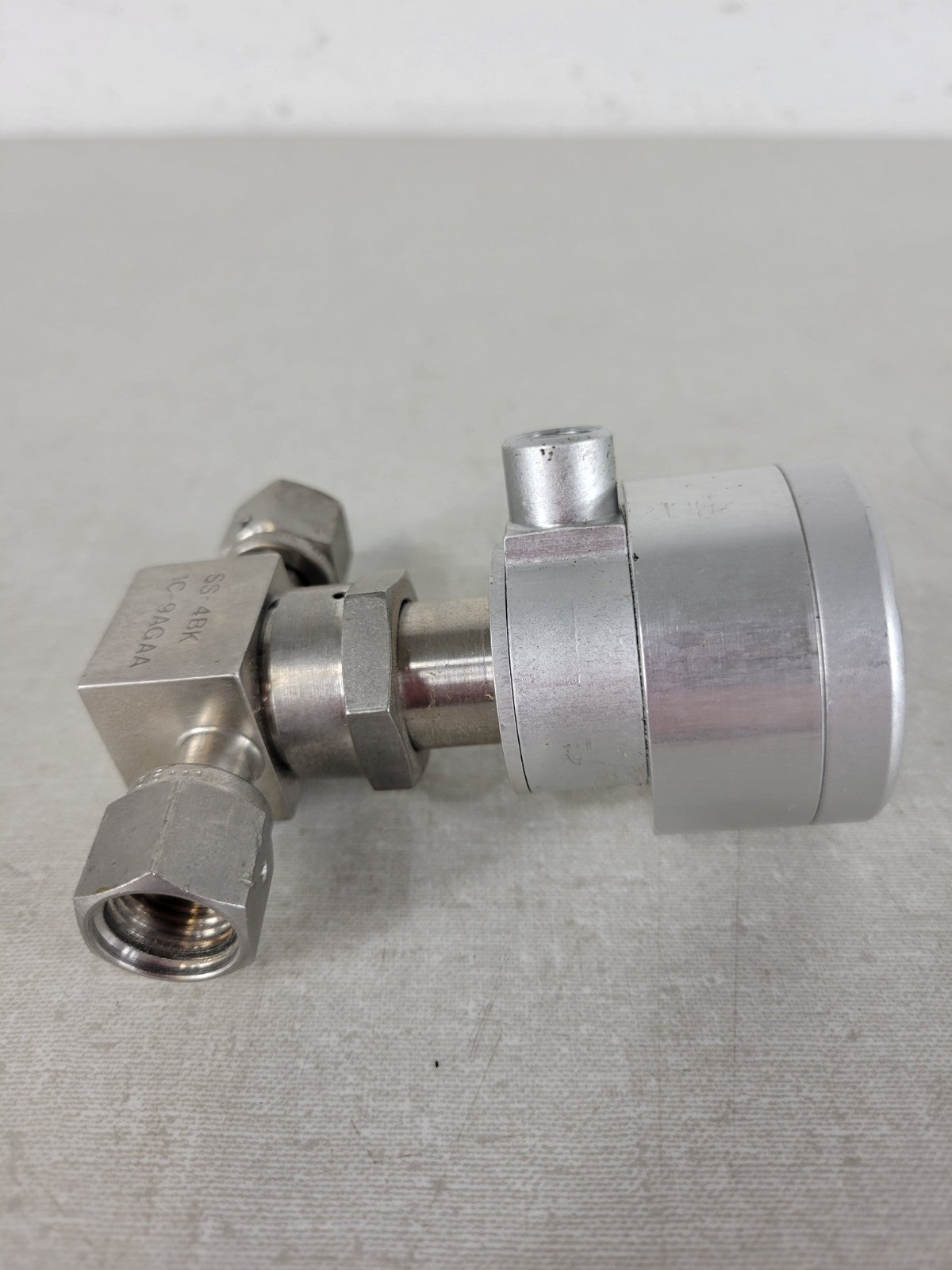 Swagelok NUPRO SS-4BK-1C-9AGAA Stainless Steel Bellows Sealed Valve 1/4" Fitting