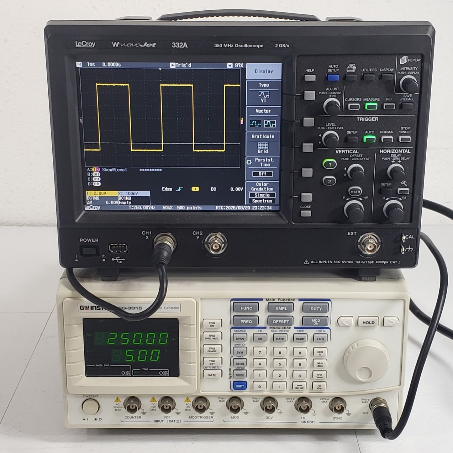 TESTED GW Instek GFG-3015 15MHz Programmable Function Generator Signal Generator