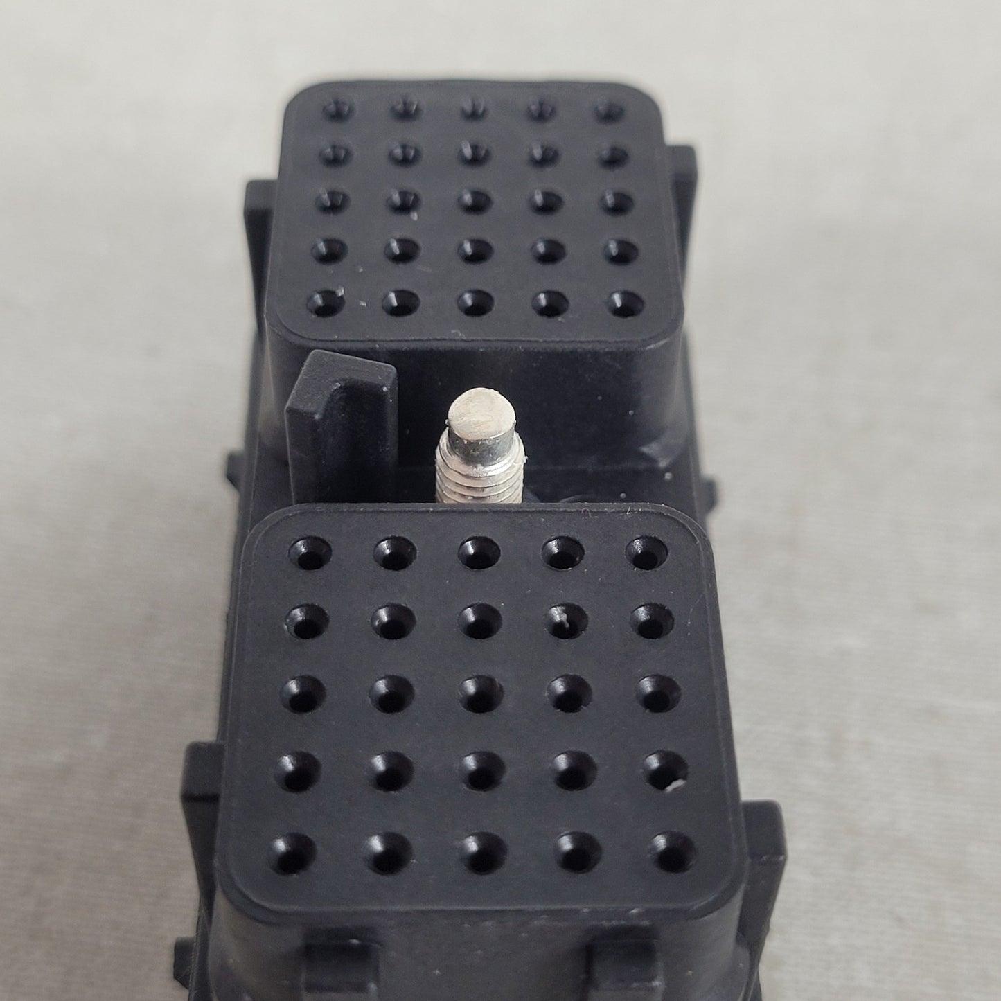 Deutsch DRC26-50S01 DRC Series 50-Way Socket Plug Connector Black w/ Yellow Cap